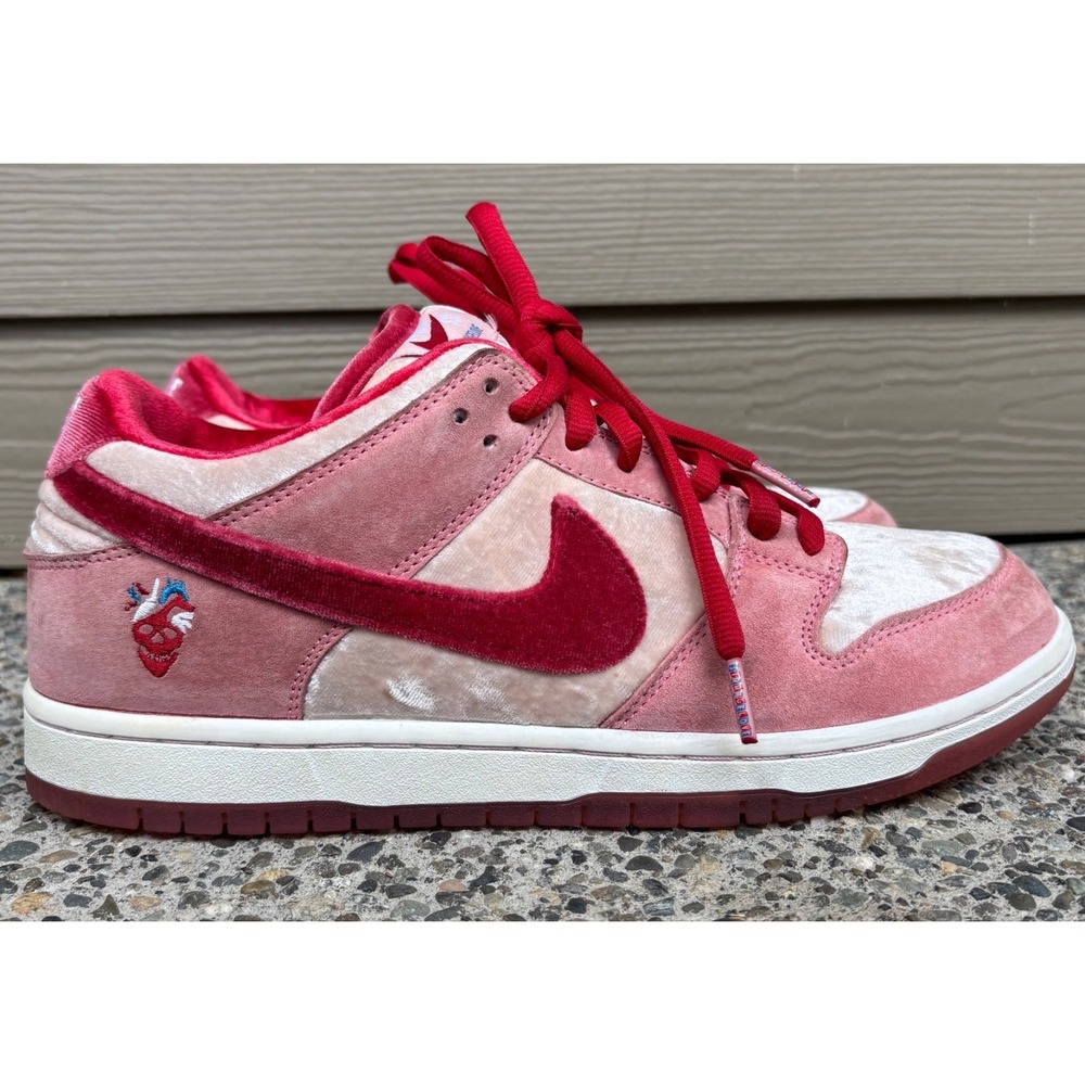 Nike SB Dunk Low X StrangeLove Valentines Day Pink Red CT2552-800 Mens